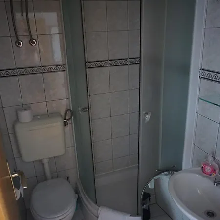 Complex In - Omis Guest house *