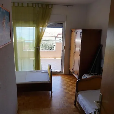 Complex In - Omis 게스트하우스 Duće