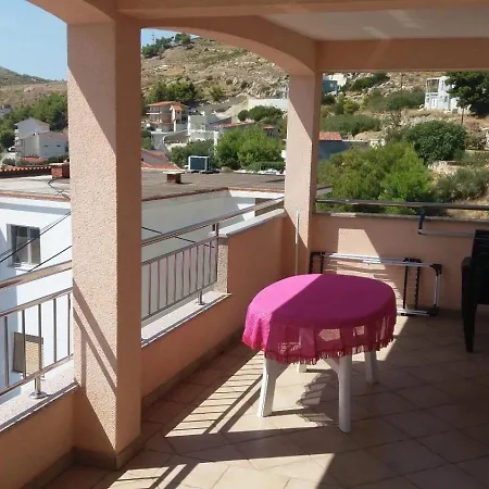 Guest house Complex In - Omis