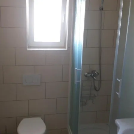 Complex In - Omis Guest house *
