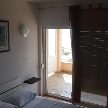 Complex In - Omis Duće