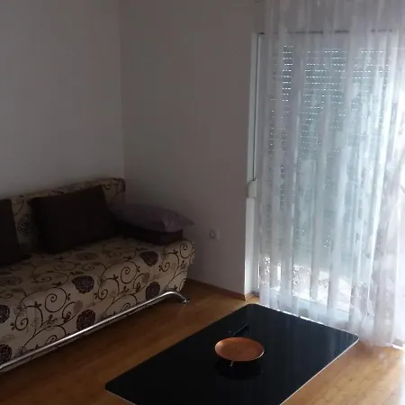 Complex In - Omis 3* Duće